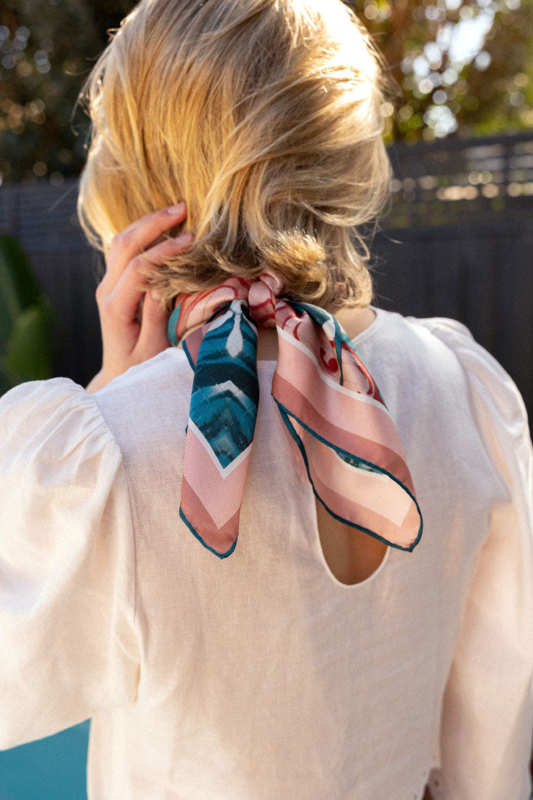 WILLIAMSBURG silk neckerchief